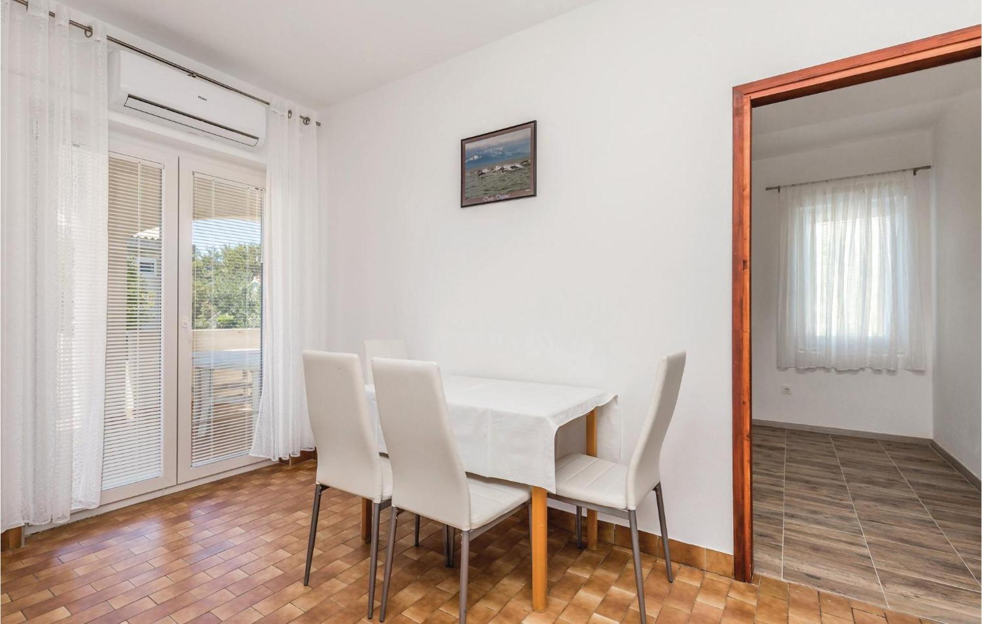 Lovely Apartment In Mandre With Wifi Экстерьер фото